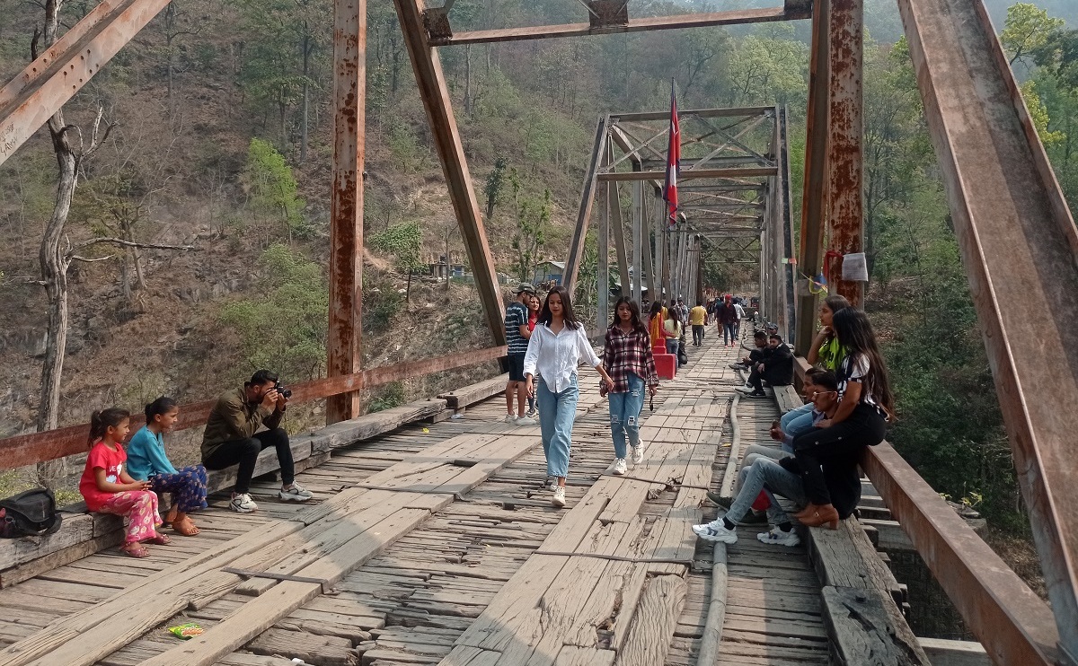 कैलाली, गोदावरीको जीर्ण पुल। तस्बिरः सबिता बुढा/सेतोपाटी